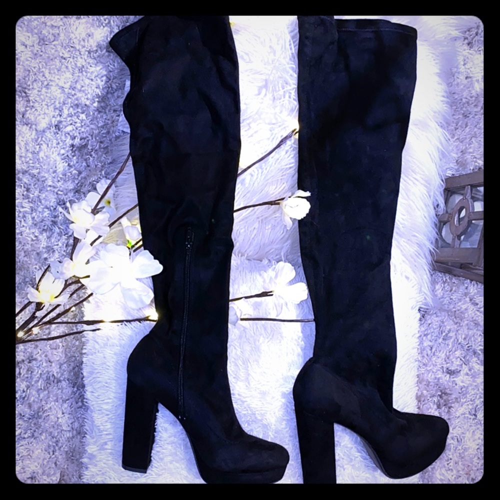 Black boots 😱